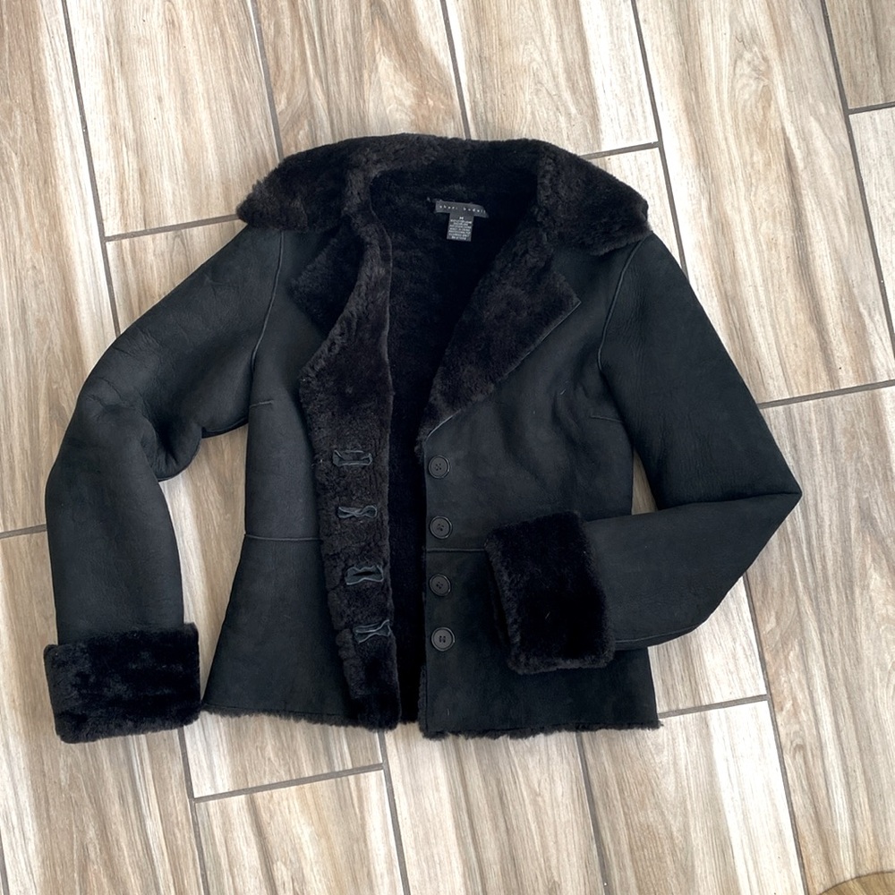 Sheri Bodell shearling jacket Size M
100% dyed lamb shearling, black